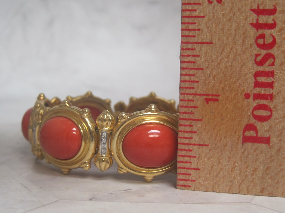 6 3/4" 18k Gold Coral & Diamond Bracelet - 8