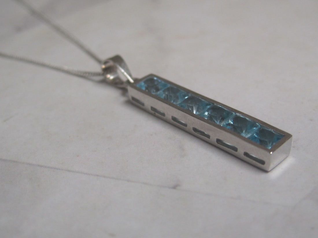 18k White Gold Blue Topaz Pendant on 16" 18k Gold Chain - 3