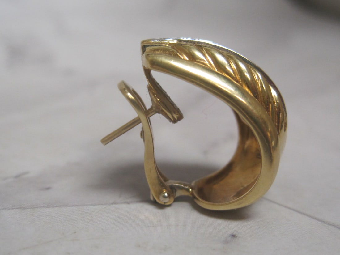 18k Gold Diamond Wide Shrimp Huggie Earrings - 4