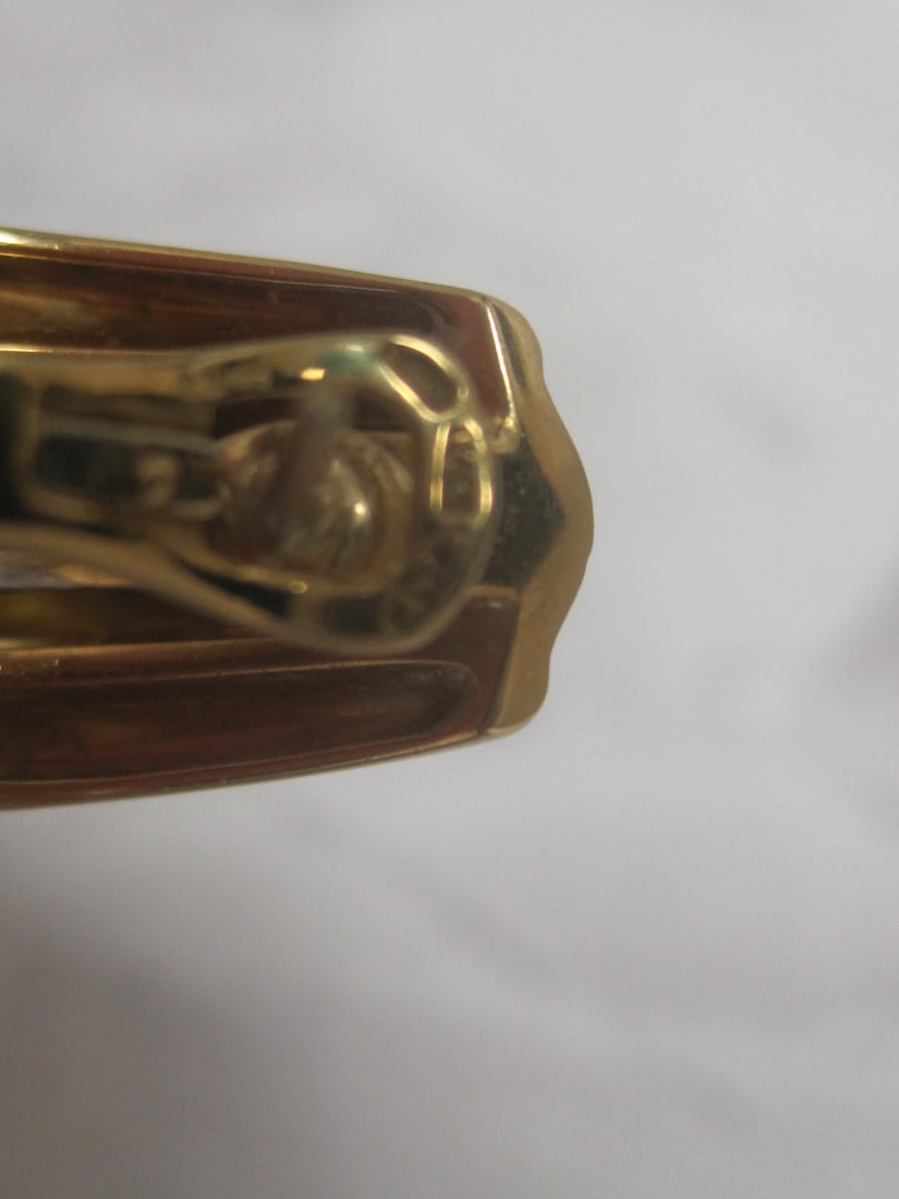 18k Gold Diamond Wide Shrimp Huggie Earrings - 7