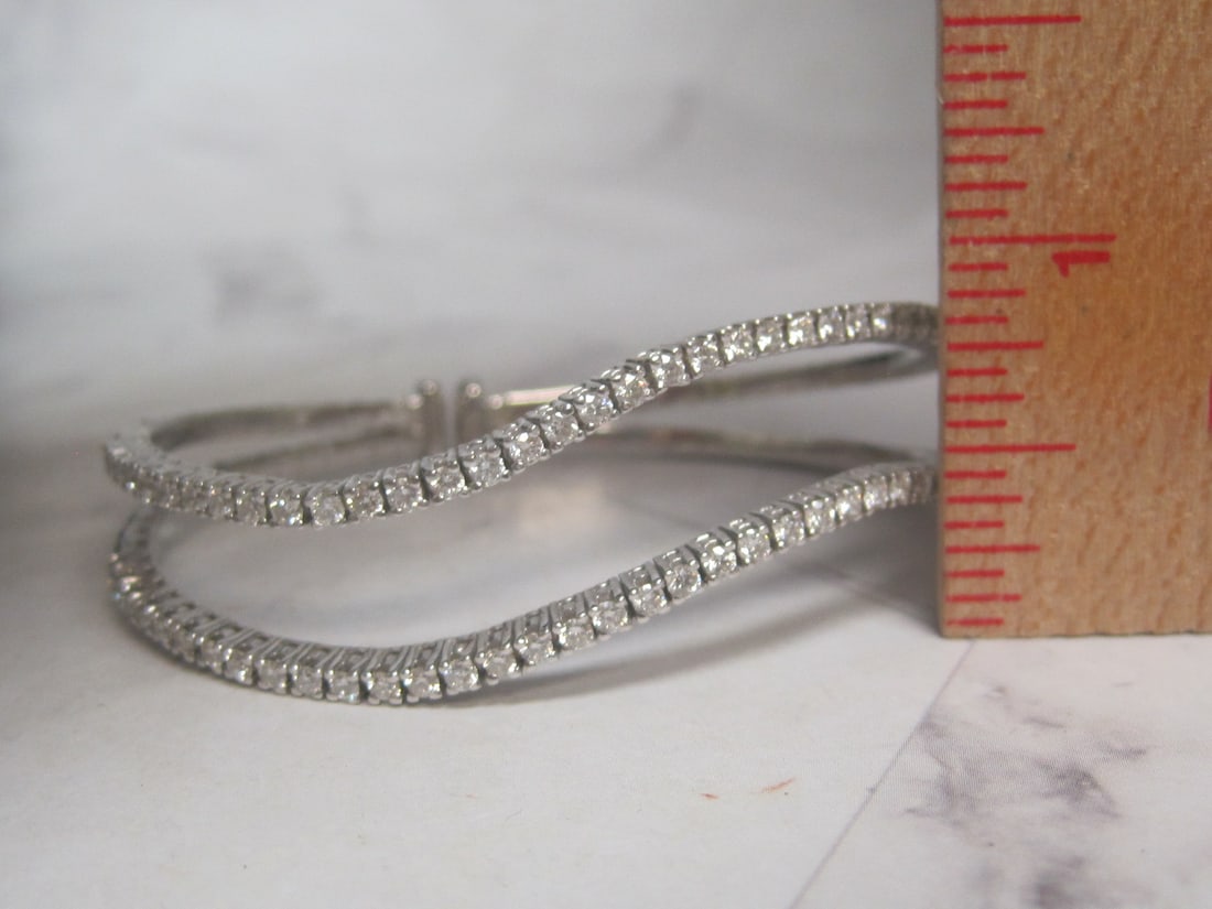 18k White Gold Double Row Diamond Flexible Cuff Bracelet - 8