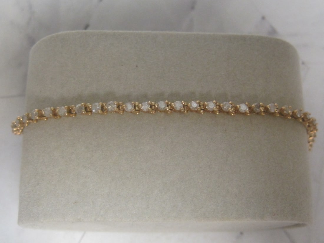 6 3/4" 14k Gold Diamond Tennis Bracelet: Weighs 5.8 grams