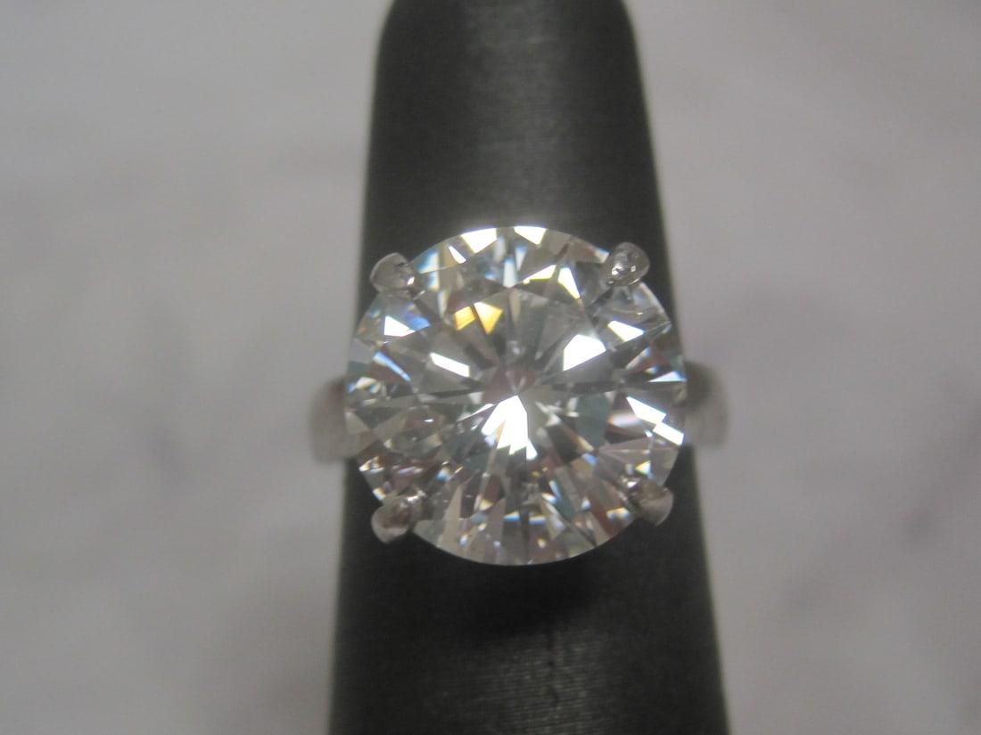 Platinum 5.85 Carat Round Brilliant Cut Diamond Ring appraised at $52,622.00 (25 years ago): Size 4 1/2, GIA Certificate Included, See copy of Appraisal from 2001 for $52,622.00- 25 years ago