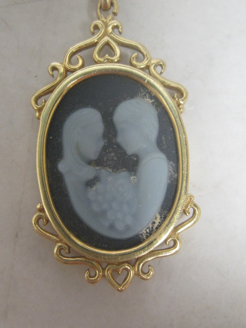 14k Gold Blue Agate Couple Cameo Pendant - 2