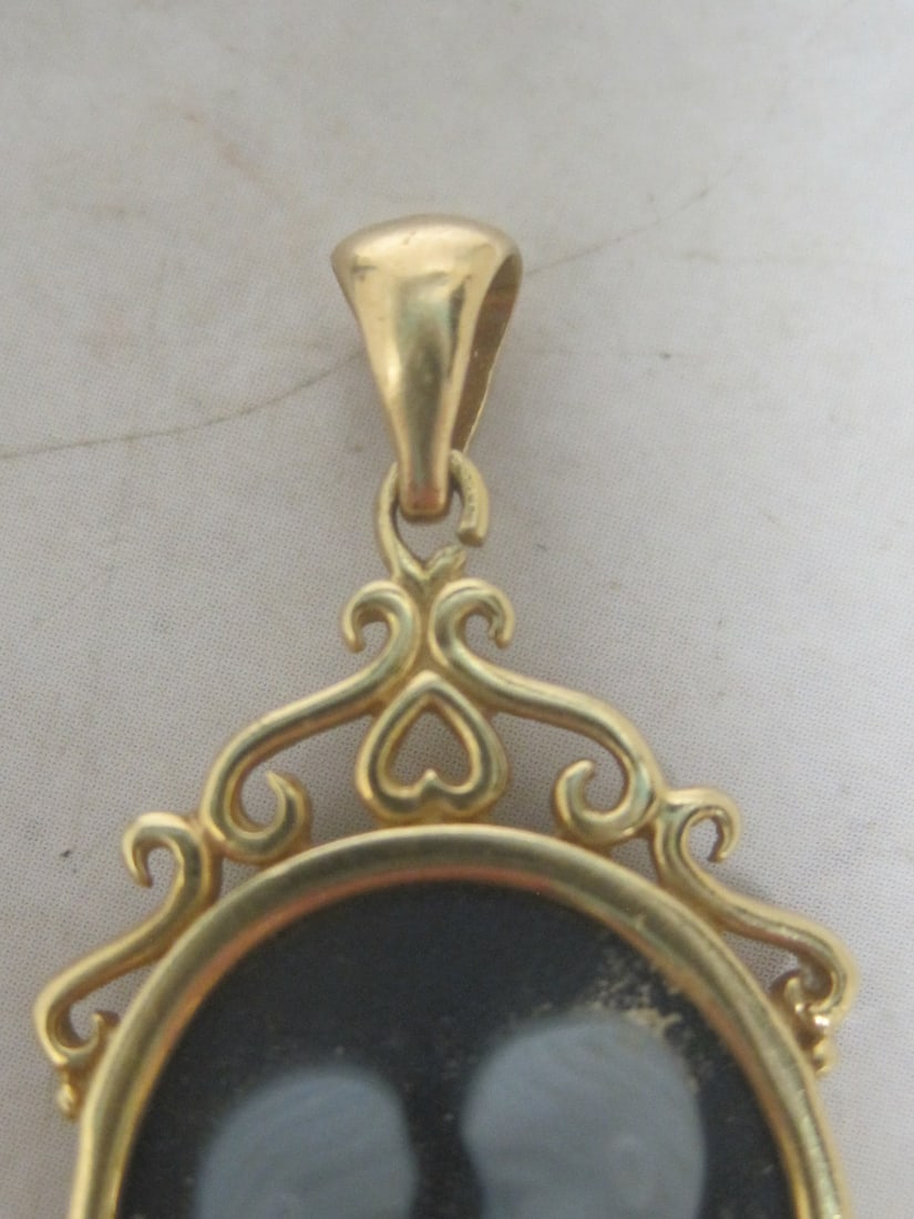 14k Gold Blue Agate Couple Cameo Pendant - 3
