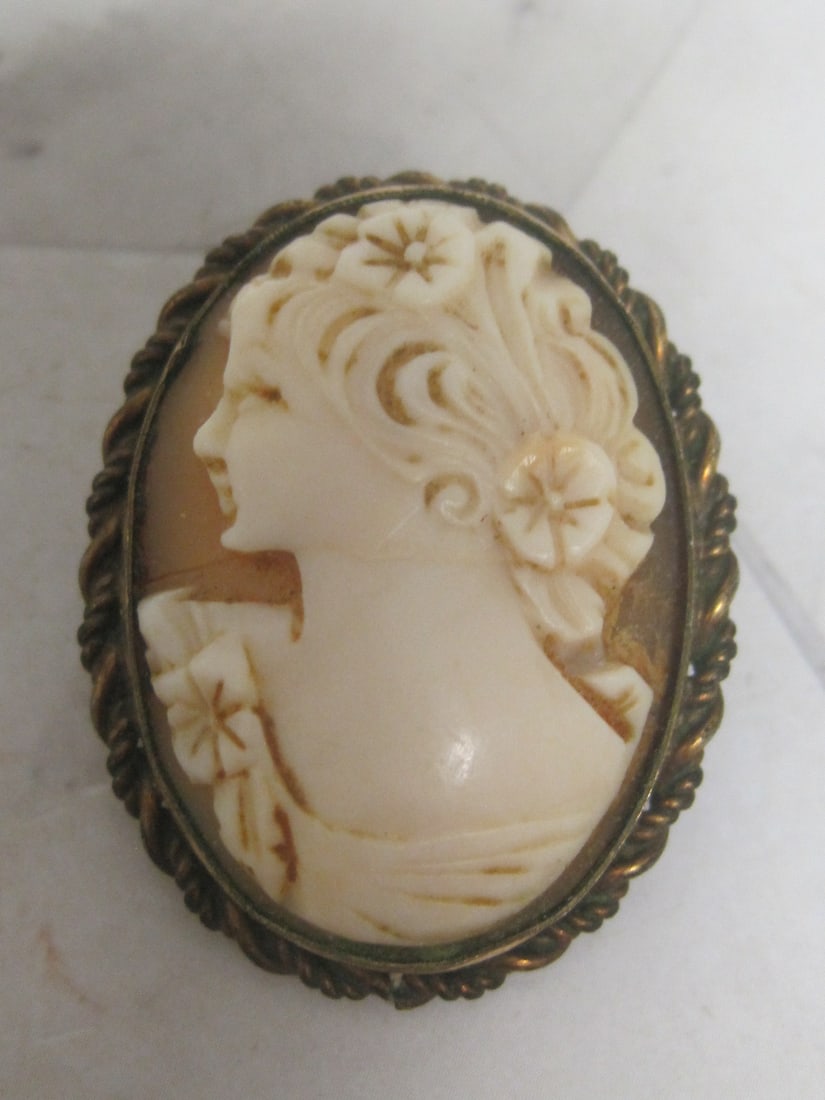 Antique 12k Gold-Filled Cameo Pendant/Brooch: .