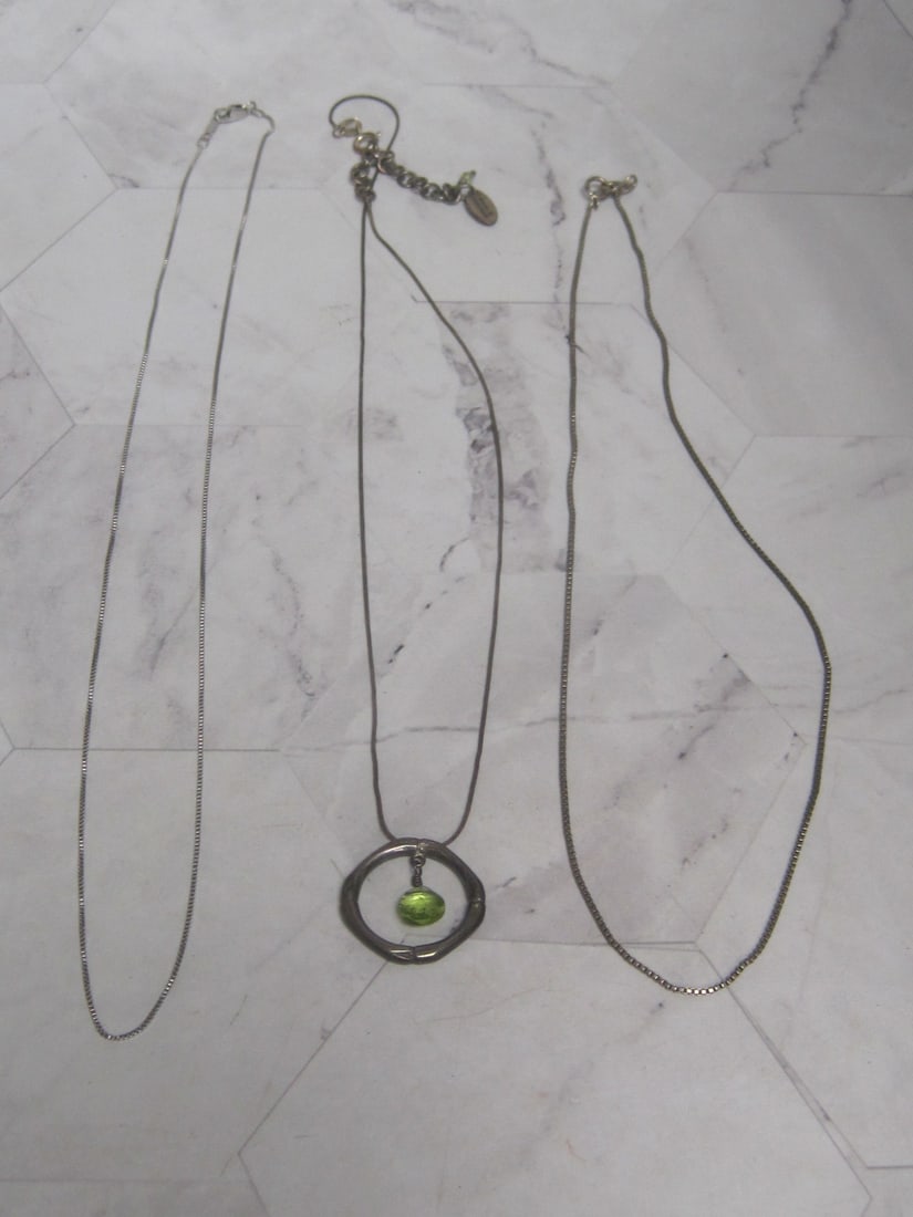 Lot of 3 Sterling Silver Chains & 1 Sterling Silver Pendant with Green Stone: Weighs 10.4 grams