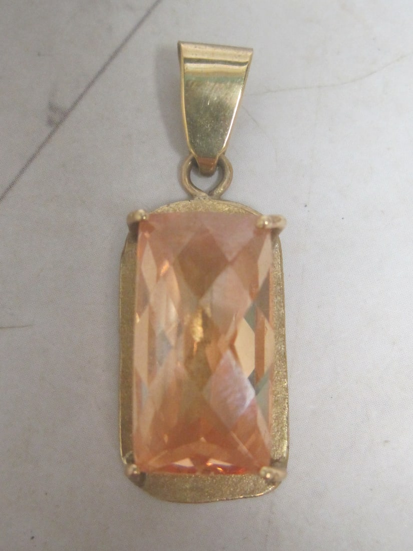 14k Gold Citrine Pendant: Weighs 4.7 grams