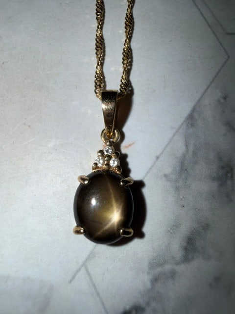 14k Gold Black Star Sapphire & Diamond Pendant on 18" 14k Gold Chain: Weighs 3.2 grams