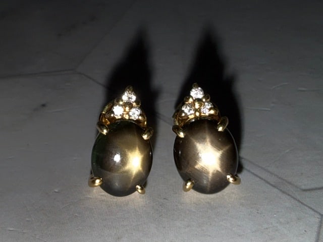 14k Gold Black Star Sapphire & Diamond Earrings: Weighs 3.7 grams