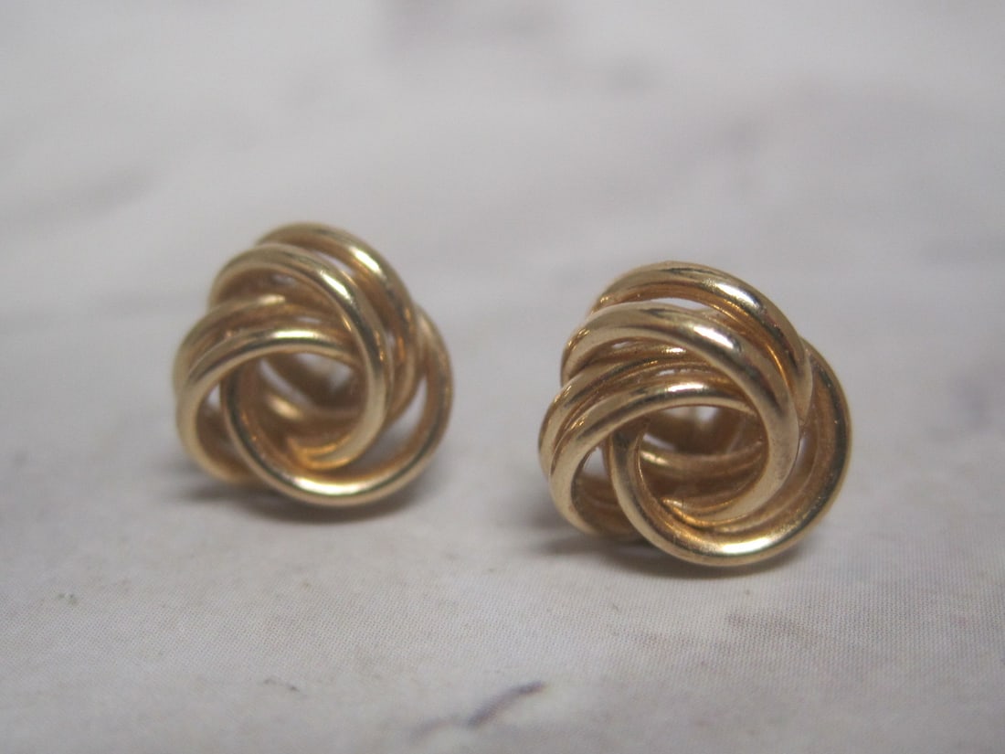 14k Gold Love Knot Pierced Earrings: Weighs 1.2 grams