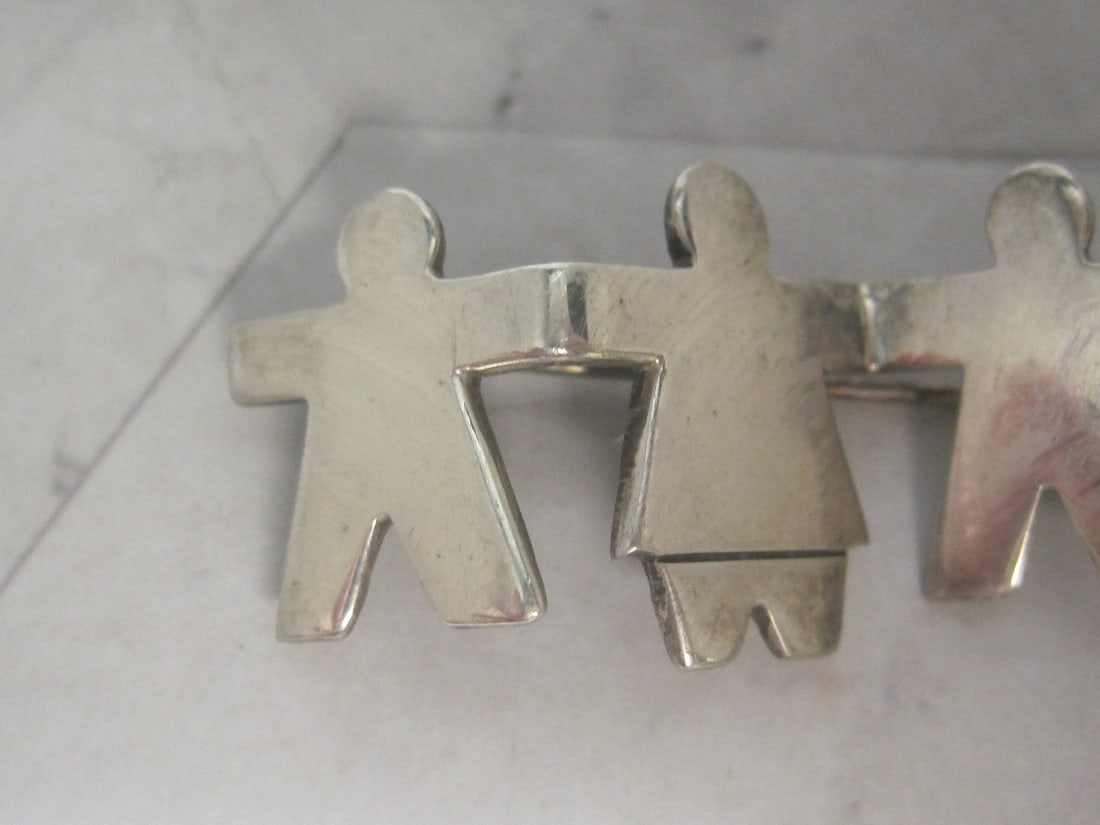 Sterling Silver Children Holding Hands Brooch - 2