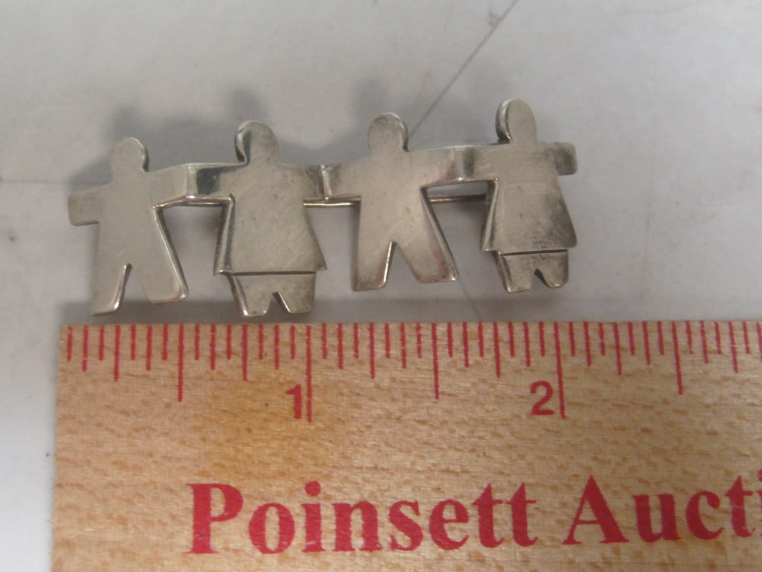 Sterling Silver Children Holding Hands Brooch - 5