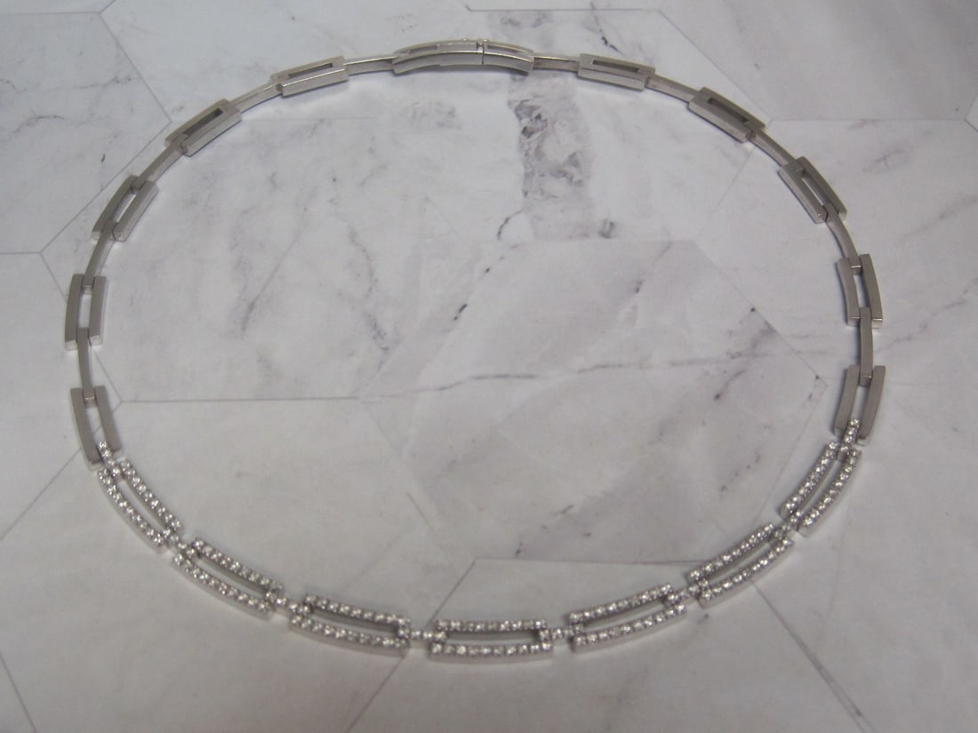 18k White Gold Gucci Link Diamond Collar Necklace- Weighs 58 grams!: Weighs 58 grams