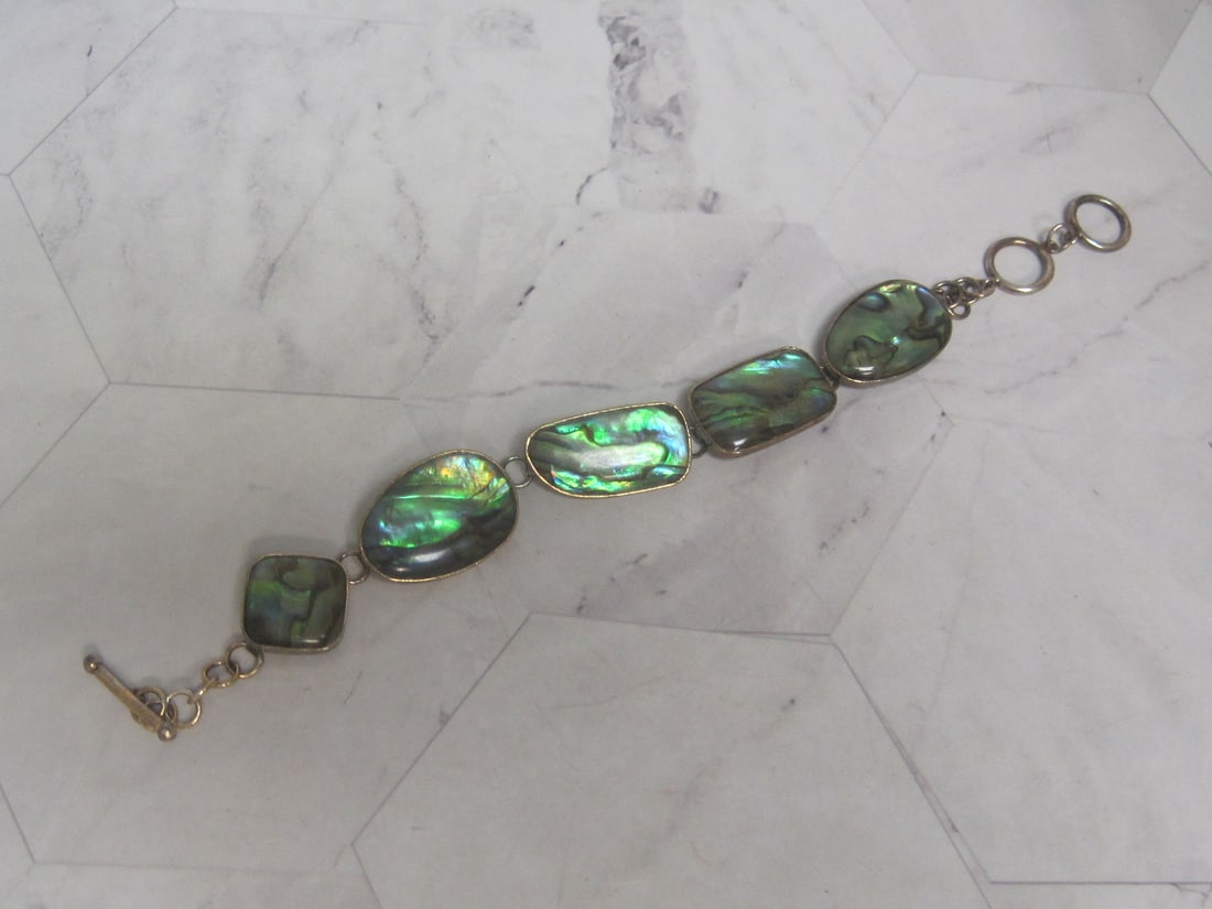 8" Sterling Silver Vermeil Iridescent Green Abalone Shell Cabochons Bracelet with Toggle Closure: .