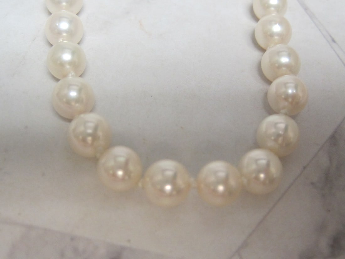 32" Pearl Necklace appraised at $1,250 - 2