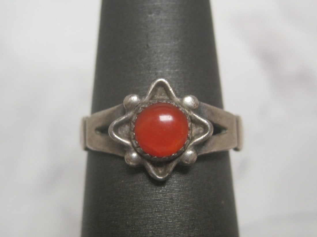 Sterling Silver Southwestern Style Carnelian Ring: Weighs 2.1 grams, Size 6 1/2