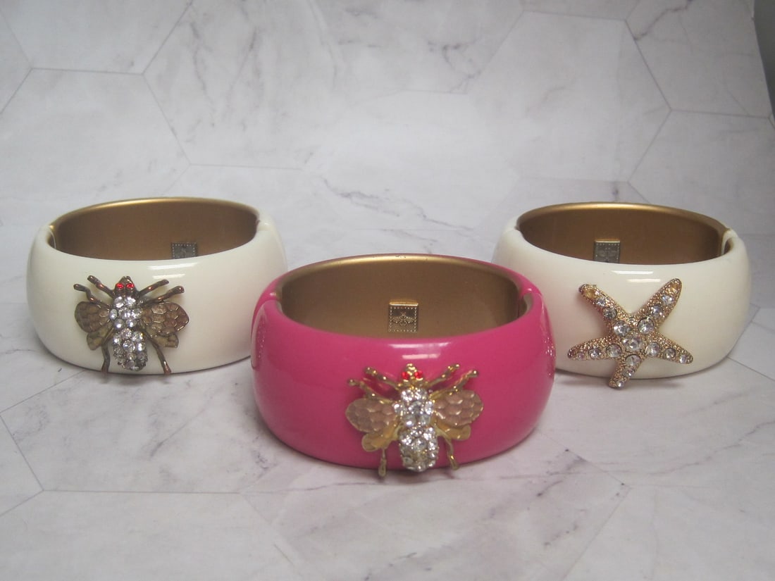 3 Hinged Wide Acrylic Dangle Bracelet with Rhinestone Bees & Starfish: Starfish missing 2 rhinestones