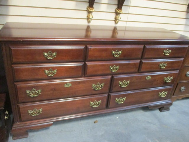 American Drew 6 Over 4 Dresser: 66 x 19 x 34