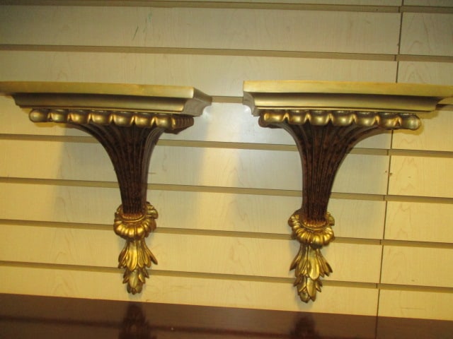 French Style Fluted Corbel Wall Shelf (PR): 9 1/2 x 7 1/2 x 14