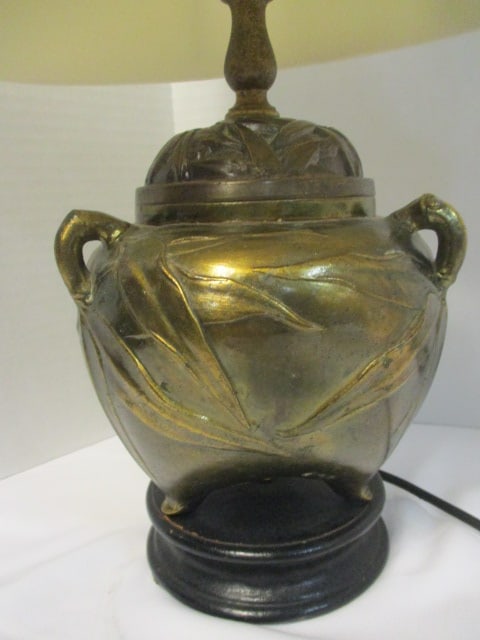 Asian Style Accent Lamp w/Raised Lamp - 2