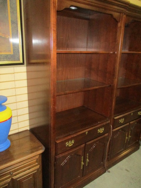 1 Drawer 2 door 3 Shelf Lighted Curio Cabinet: 32 x 20 x 78