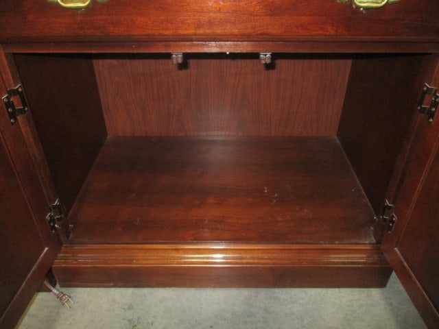 1 Drawer 2 door 3 Shelf Lighted Curio Cabinet - 5