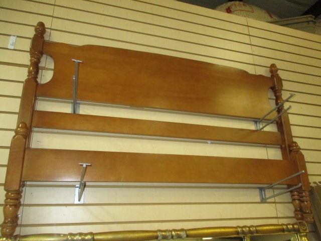 Full Size Wood Spindle Bed Honey Maple Finish: Headboard/footboard/side rails