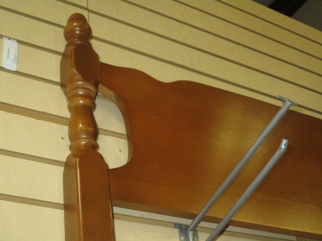 Full Size Wood Spindle Bed Honey Maple Finish - 3