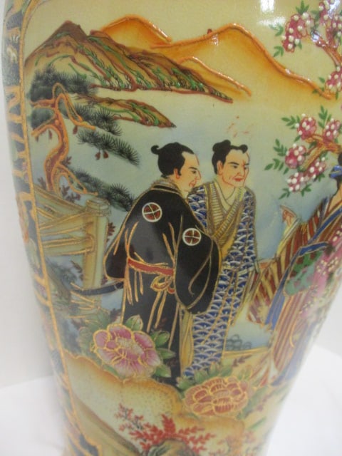 Satsuma Hand Decorated Floor Vase w/Black & Gold Moriage - 4