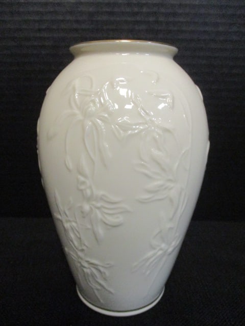 Lenox Iris Vase: 7"