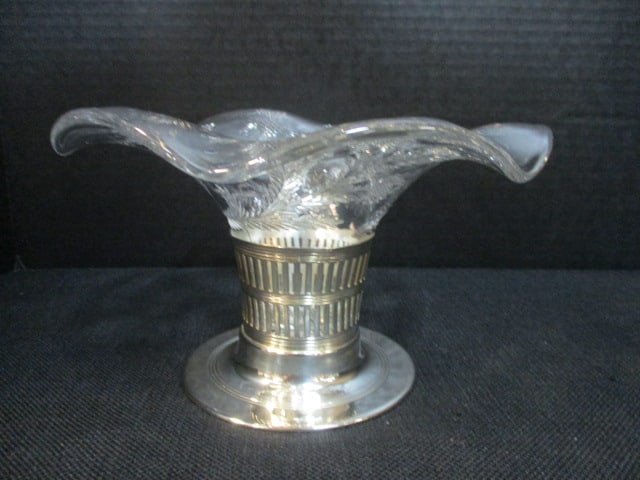 Cut Glass Vtg. Silverplate Pedestal Posy Holder: 8 x 5