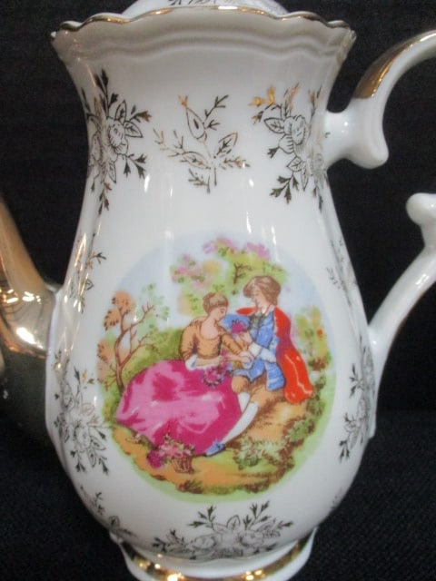 Courting Couple Porcelain Tea Set - 11