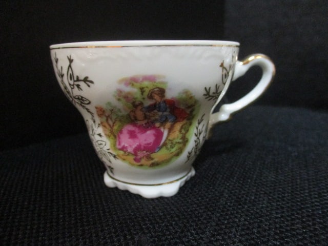 Courting Couple Porcelain Tea Set - 3