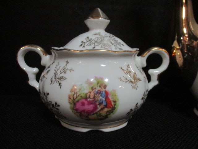 Courting Couple Porcelain Tea Set - 8
