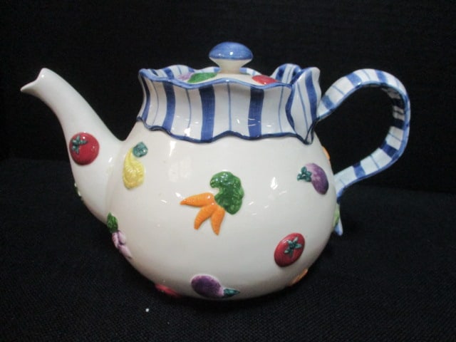 Fitz & Floyd 'Petits Vegs' 1994 Teapot: 6"