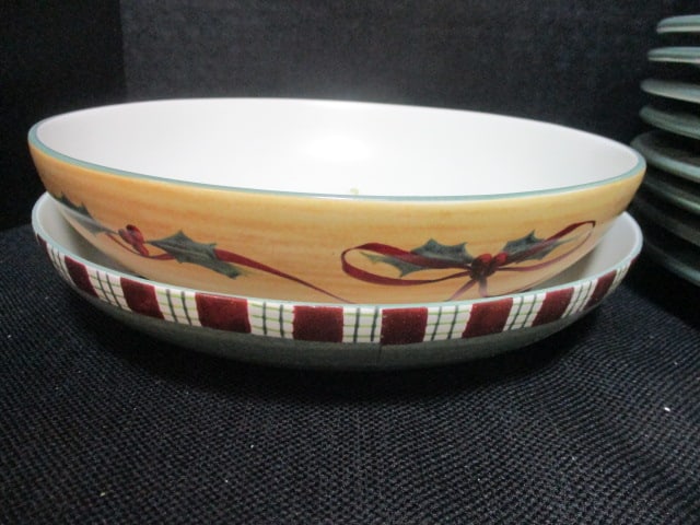 Lenox 'Winter Greetings' Dinnerware (28 PC) - 14