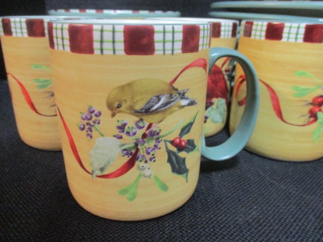 Lenox 'Winter Greetings' Dinnerware (28 PC) - 2