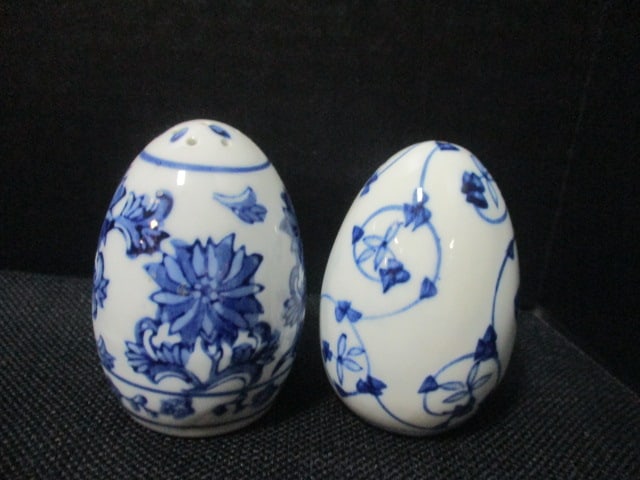 Blue & White Decorative Grouping - 4