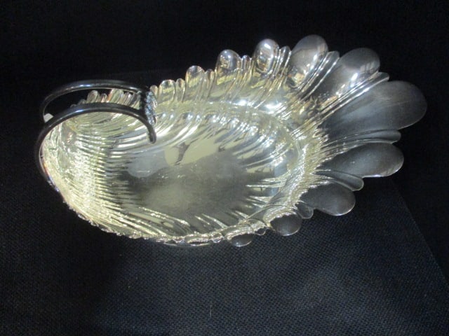 Silverplate Sugar Scuttle, 2 Jam Jars, Shell Gravy Boat, Trivet - 10