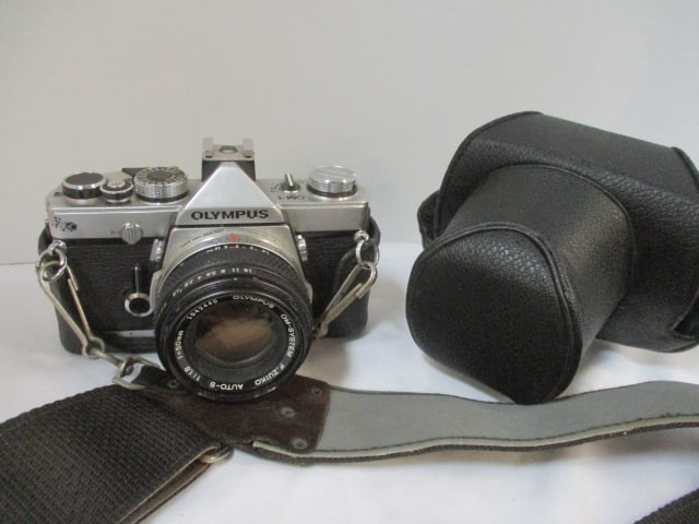 Olympus OM1 Camera: .