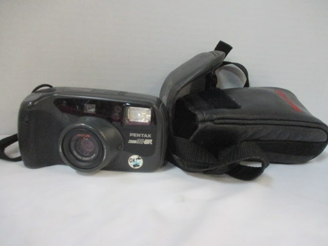 Pentax Zoom 90-WR Camera: .