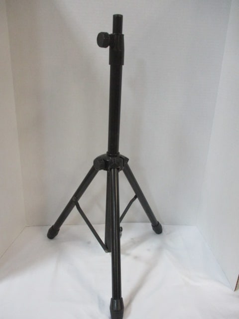 Camera Tripod: .