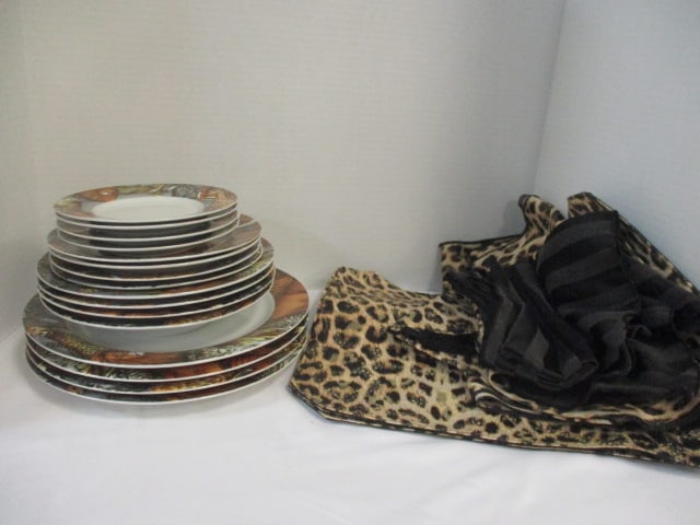 Sakura 1996 Porcelain La Menagerie Dinnerware (16 PC),: Misc. Placemats, Napkins, Table Runner (see all pictures)