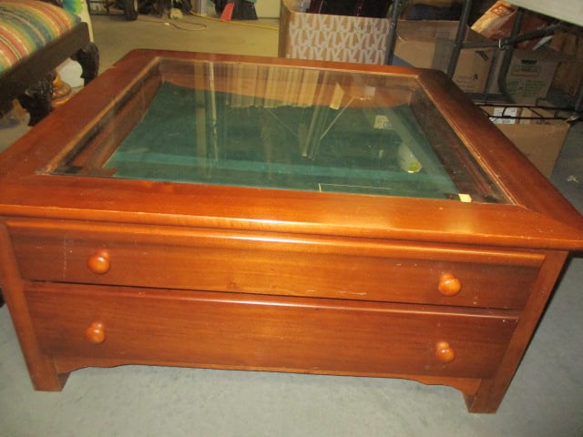 Square Cocktail Table w/Glass Top & 2 Sliding Drawers: 38 x 38