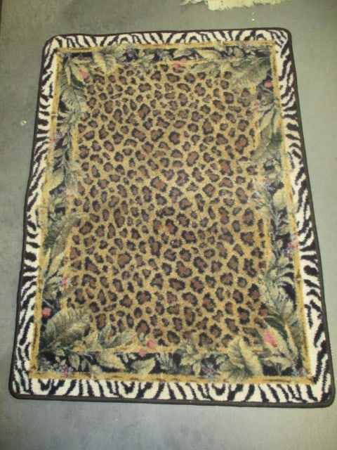 Animal Print Throw Rug: 33 x 45