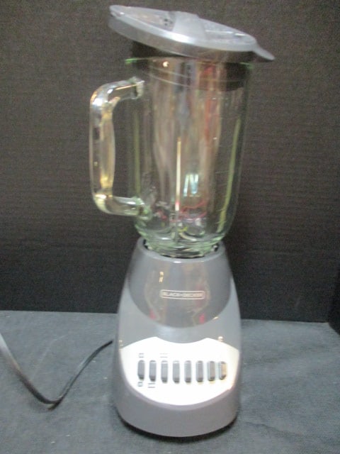 Black & Decker Blender: Powers On