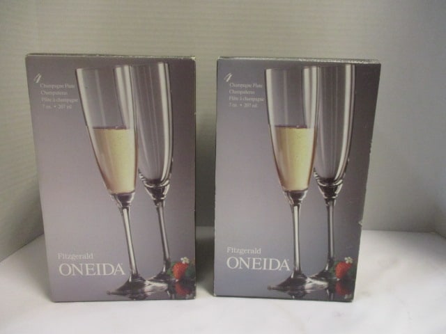 Fitzgerald Oneida (Lot of 8) Champagne Flutes: .