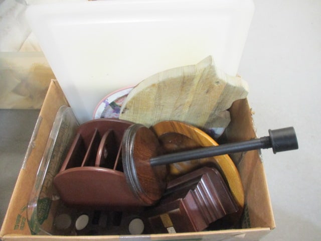 Wood Bowl, Paper Towel Holder, Shelf Sconce, Pig Cutting Board, etc.: see all pictures