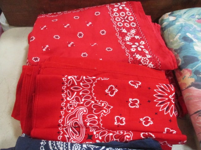 Pastel Floral Cloth Material, Bandana Style Tablecloths,Napkins - 4